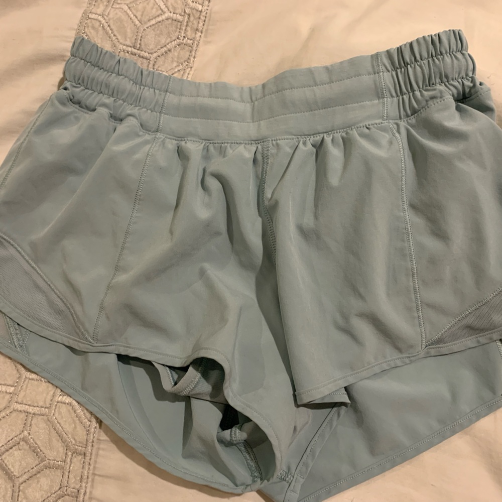 Lululemon Hotty hot shorts size 6 2.5” inseam color hazy jade